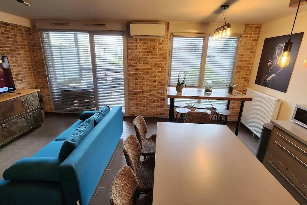 Appartement Voie Lactee Lyon 0*,  France